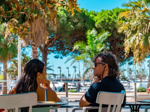 La terrasse du Mugs, face au Vieux Port